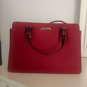 Kate spade purse in great condition!